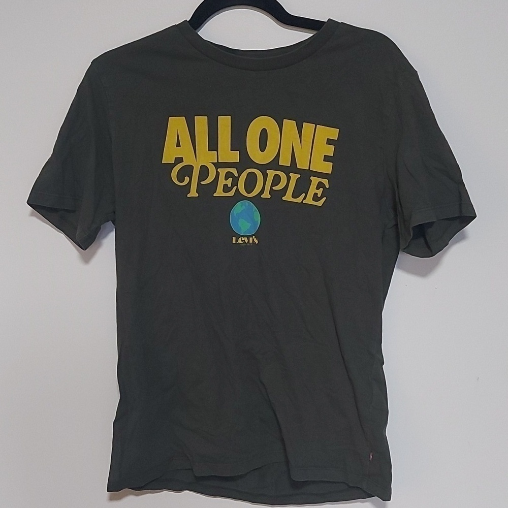 3/$10 Levi's tee shirt medium all one people